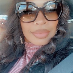 Meet your Posher, Natasha